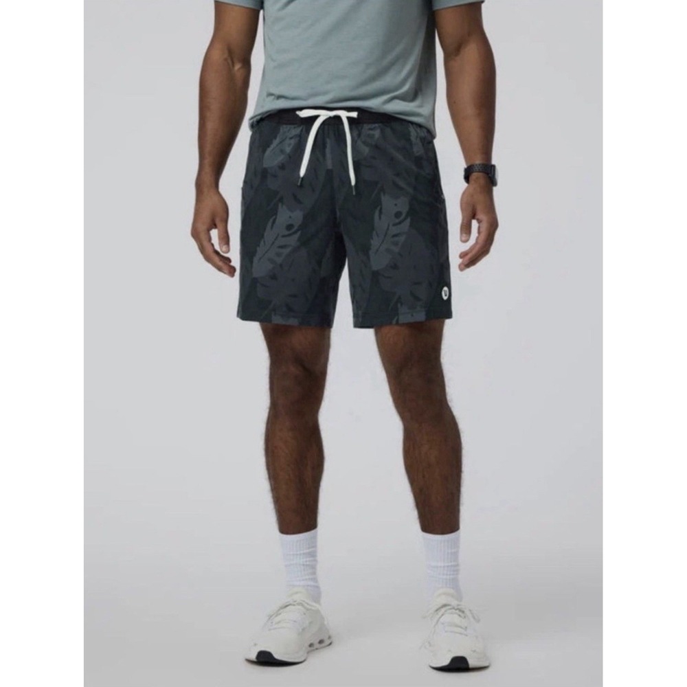 Vuori Kore Shorts Men's Medium Black Lined Performance Gym Training Run V302